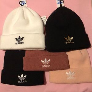 Women Original Trefoil Beanie’s